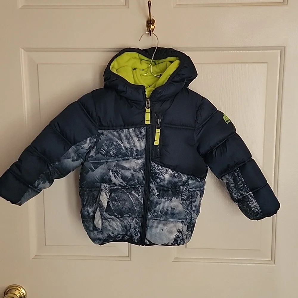 Snozu Boys hooded winter coat, size 3T, navy blue and neon green.